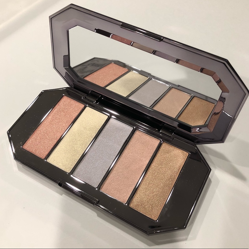 Becca ocean jewels highlighter palette
